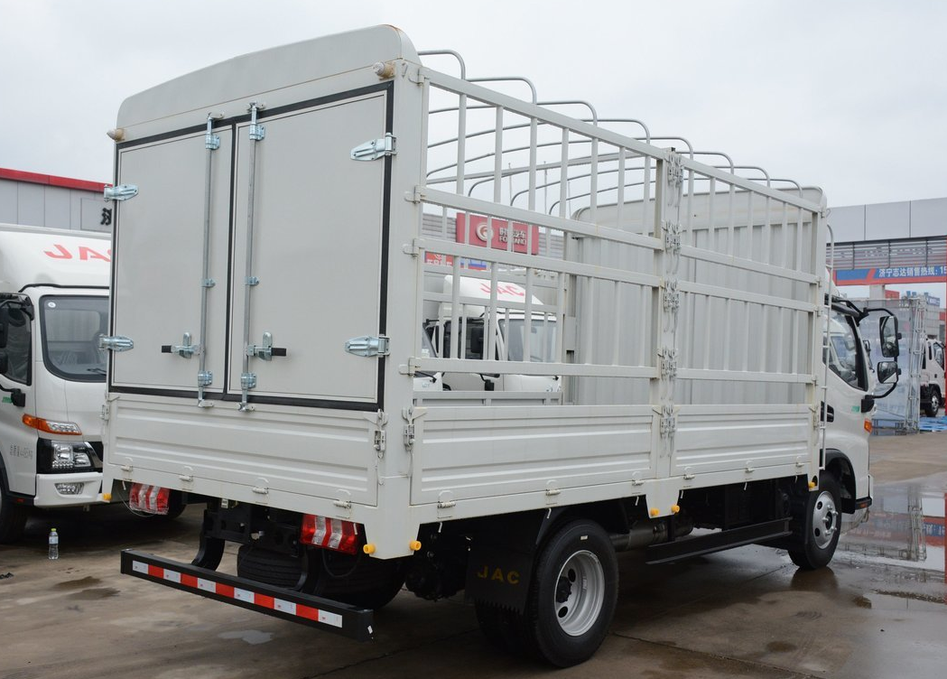 China Brand JAC Light Cargo Truck 4x2 130hp Lorry Fence Truck Euro VI Diesel Engine for Sale