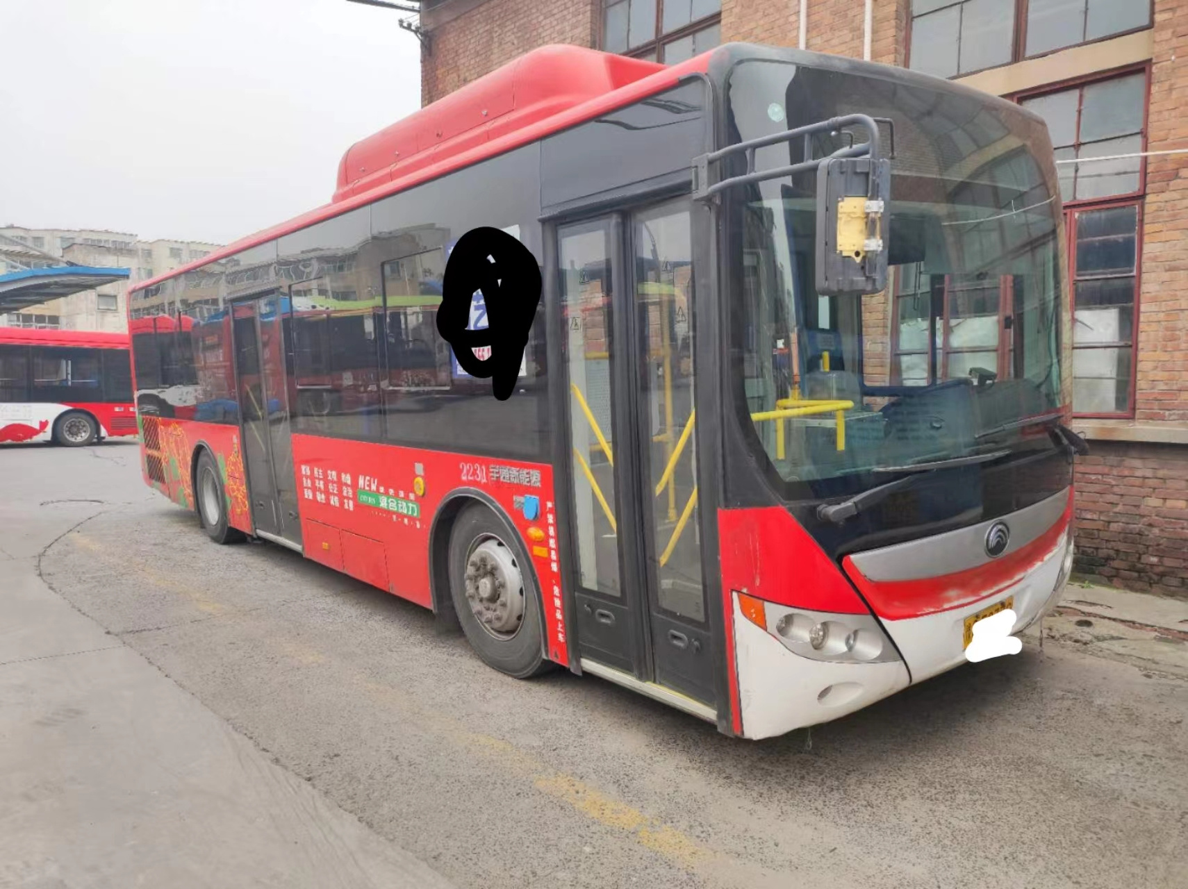 ZK6105 Cng Hybrid Bus 28-70 Seater City Buses Electric Door Used Yutong Cng Bus for Sale