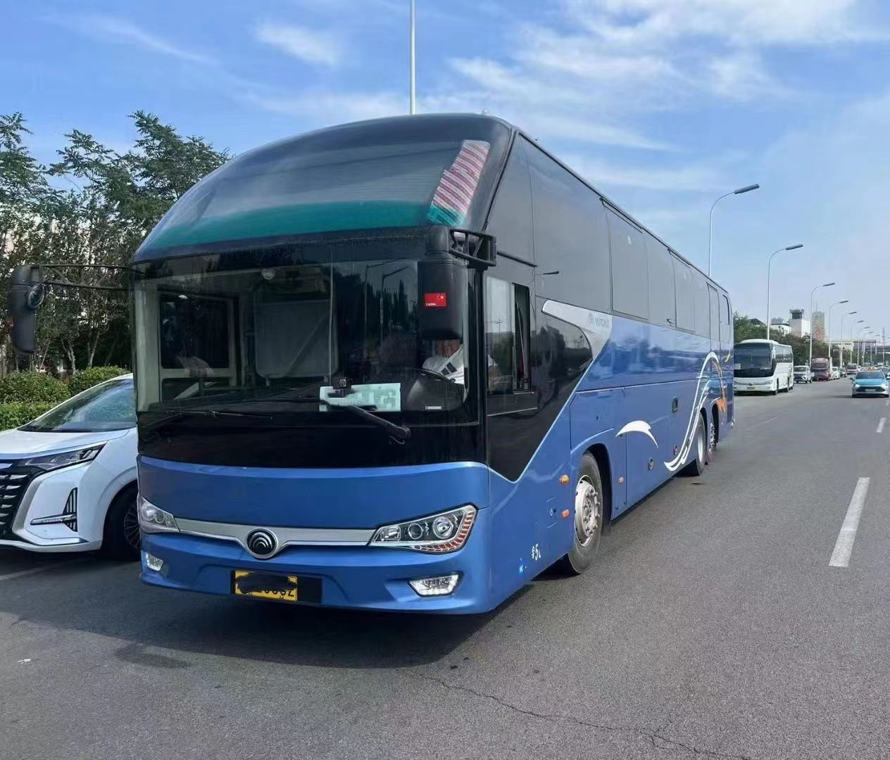 Second Hand Double Axle Yutong Coach Bus for Sale Used Yutong Bus 56 Passenger Seaters ZK6148