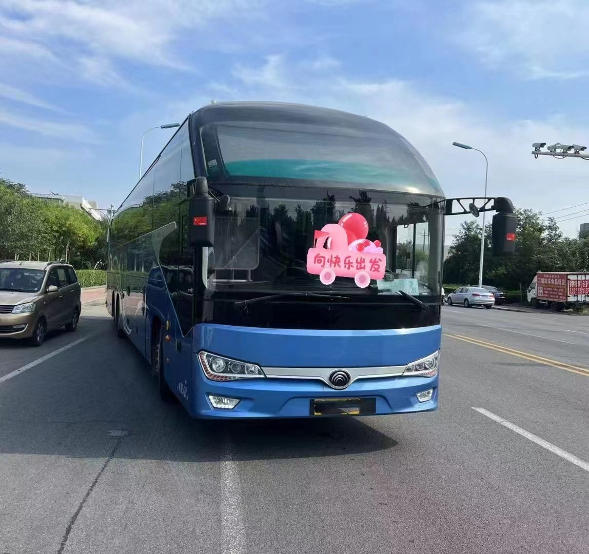 Second Hand Double Axle Yutong Coach Bus for Sale Used Yutong Bus 56 Passenger Seaters ZK6148