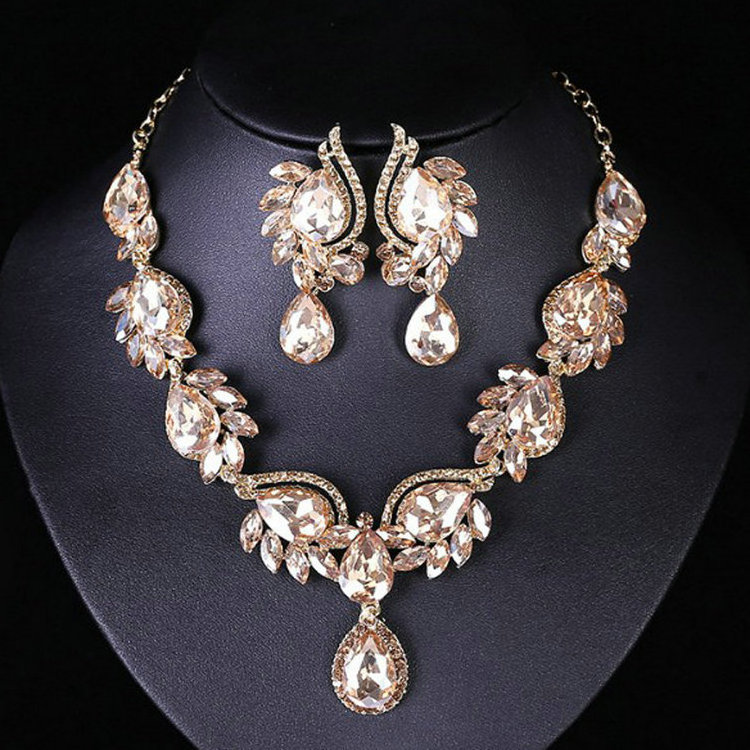 Qushine High quality Luxury Teardrop jewelry set Women crystal necklace earrings set for wedding