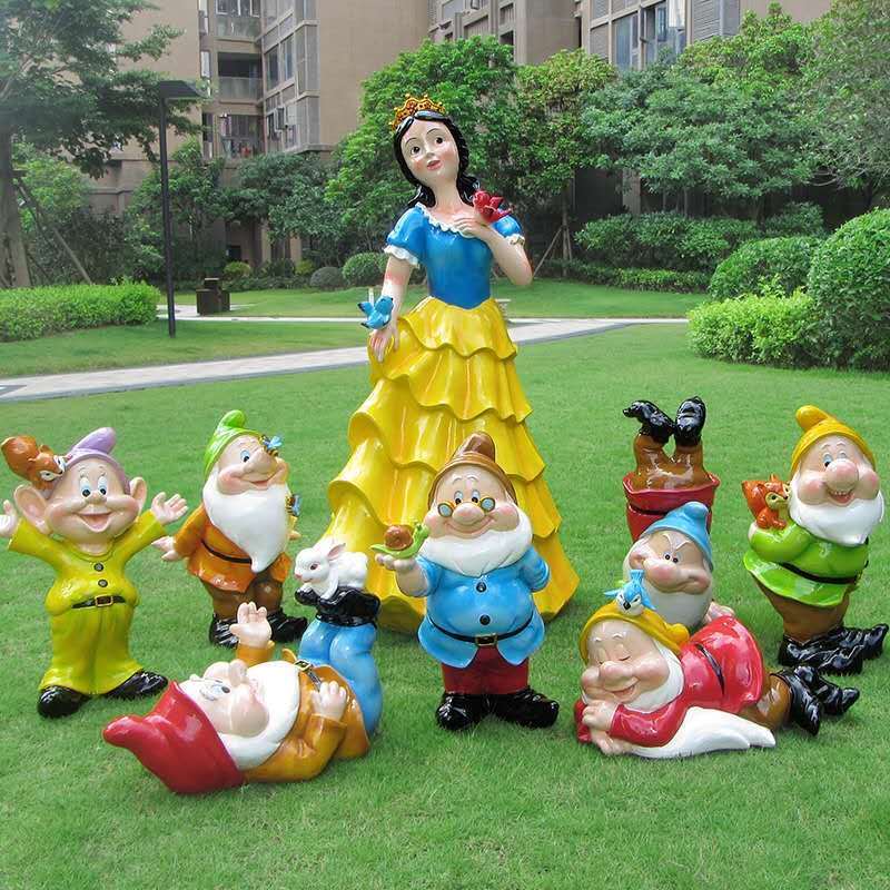 Shengye High-quality resin sculpture, life-size figure statue, fiberglass snow white and seven dwarfs outdoor decoration