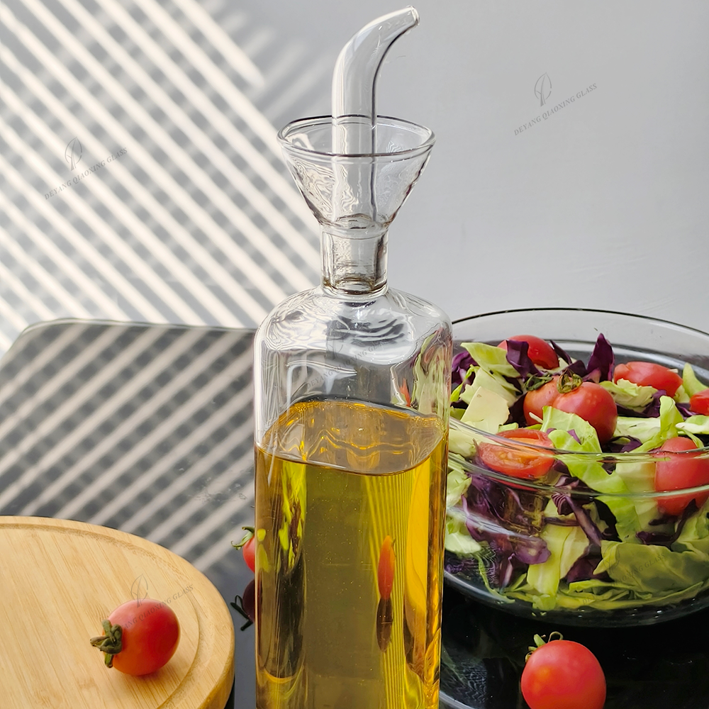 Capacity Suitable Handmade Borosilicate Glass Cooking Oil Pot Set Oil Keeper Kitchenware with Glass Flexible Spout