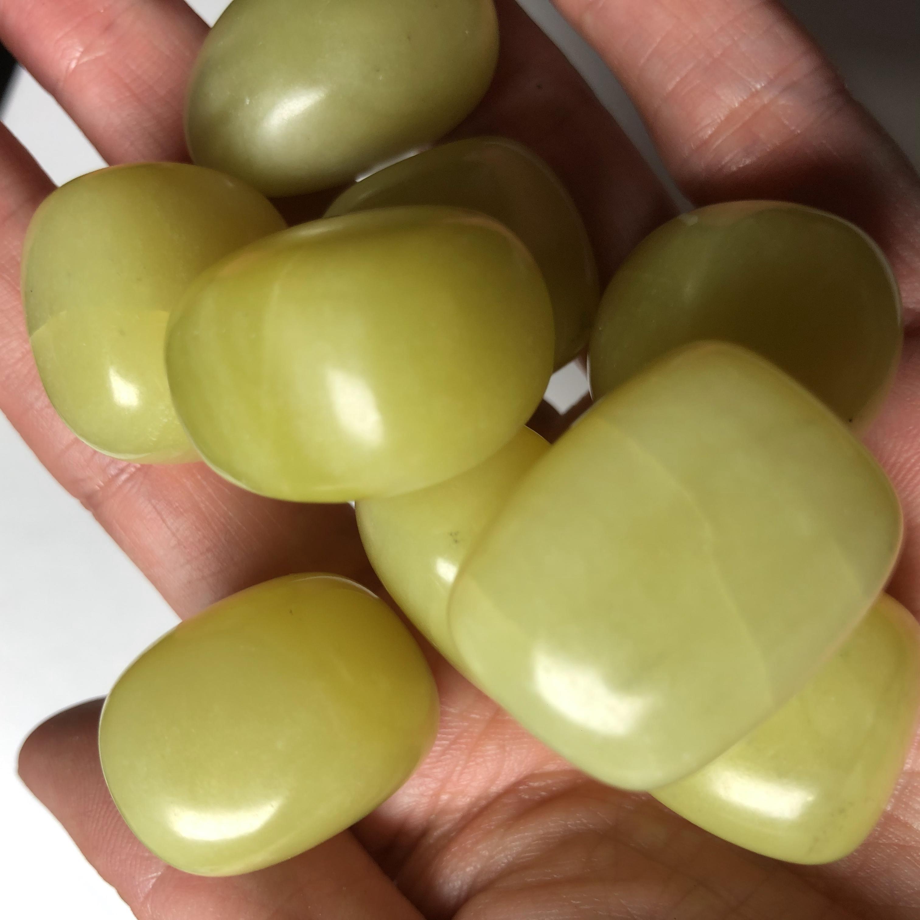 Wholesale natural polished lemon jade tumble healing crystal quartz tumbled stone folk crafts for decoration