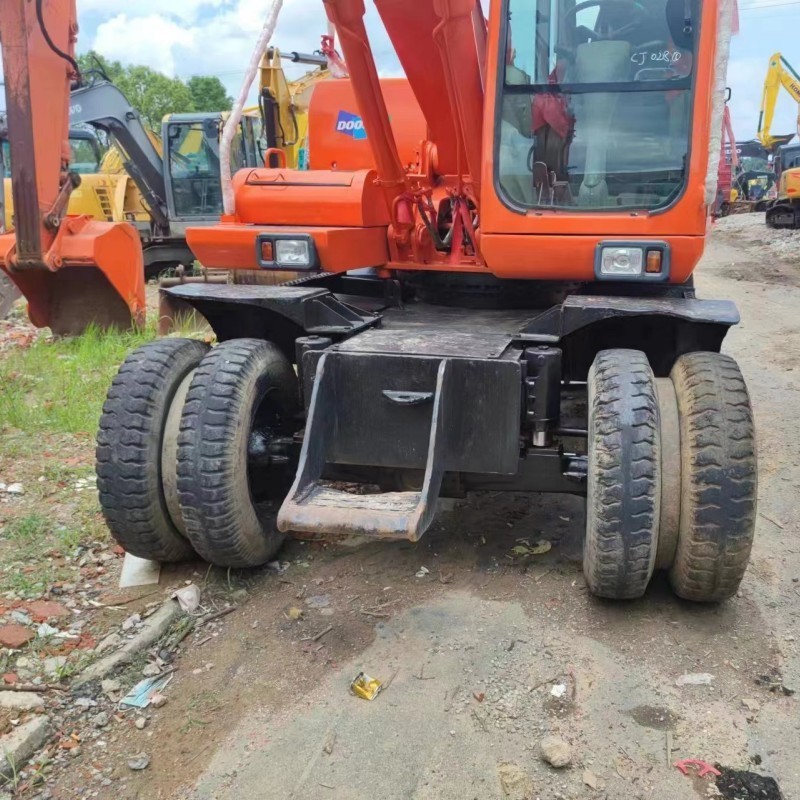 Used Doosan Dh150w-7 Excavator Doosan Wheel Excavator With Dozer Doosan Dh150