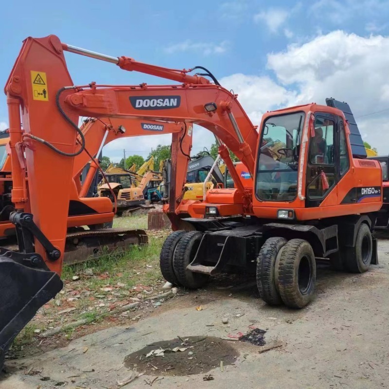 Used Doosan Dh150w-7 Excavator Doosan Wheel Excavator With Dozer Doosan Dh150