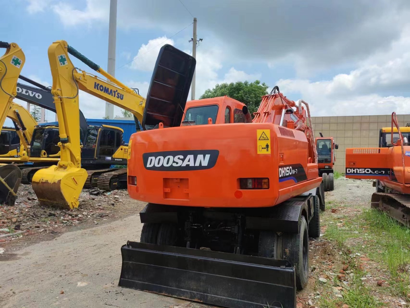 Used Wheel Excavator Doosan 150 Wheel Excavator China Brand Used Hooker Tire Style Excavator Price