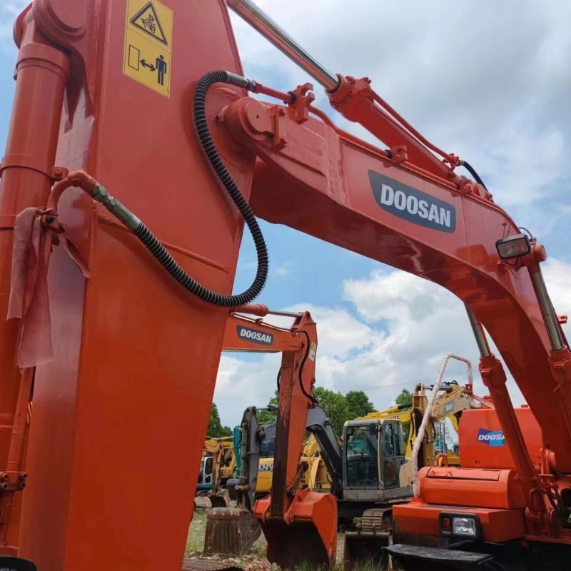 Used Doosan Dh150w-7 Excavator Doosan Wheel Excavator With Dozer Doosan Dh150