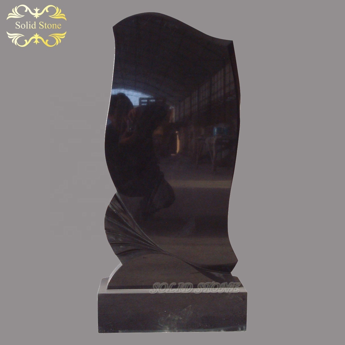 Simple design competitive price China absolute black granite headstone