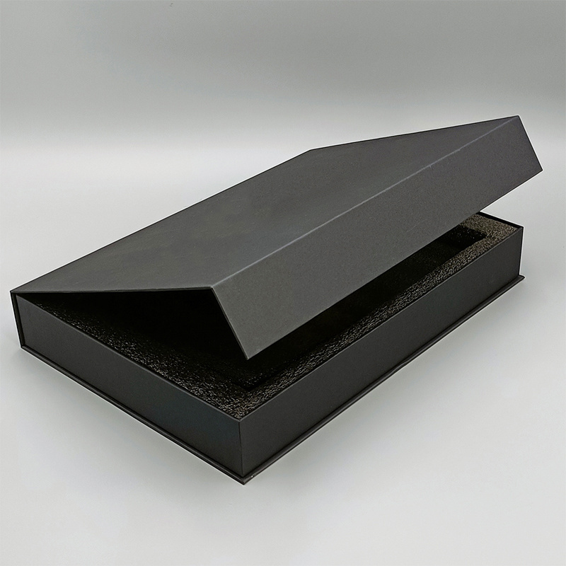 Custom luxury flip top cardboard black paper magnetic gift box packaging with foam insert