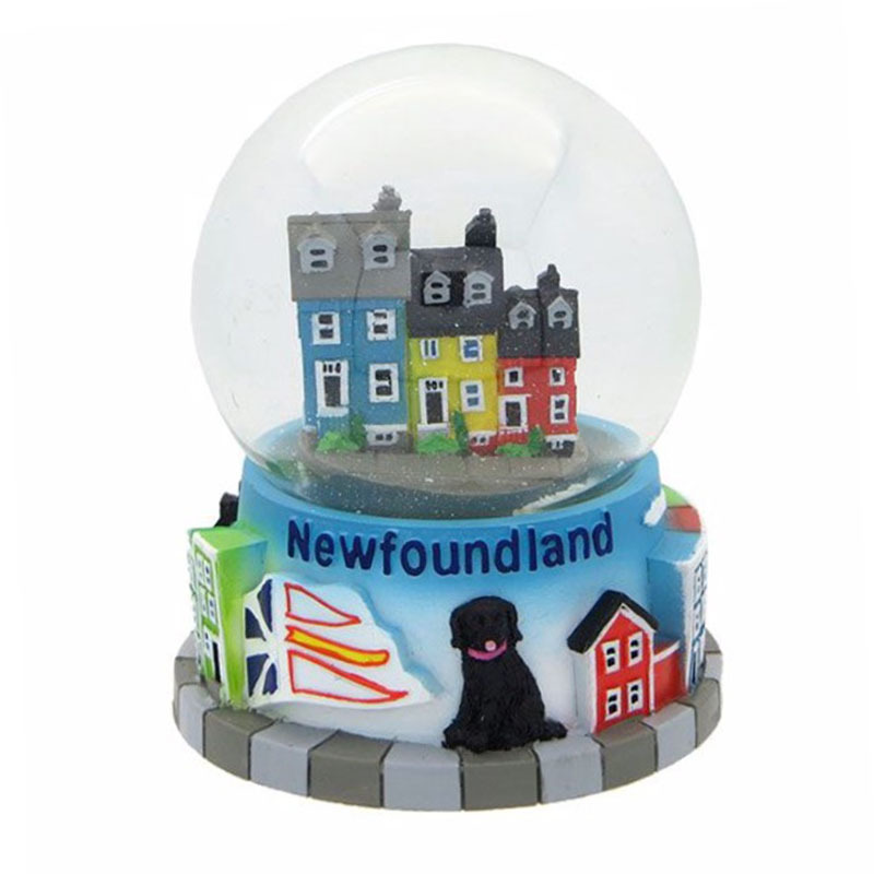 Wholesale Canada Maple Leaf Promotional Resin Souvenir Gift House Animal Snow Ball Vehicle Snow Globe