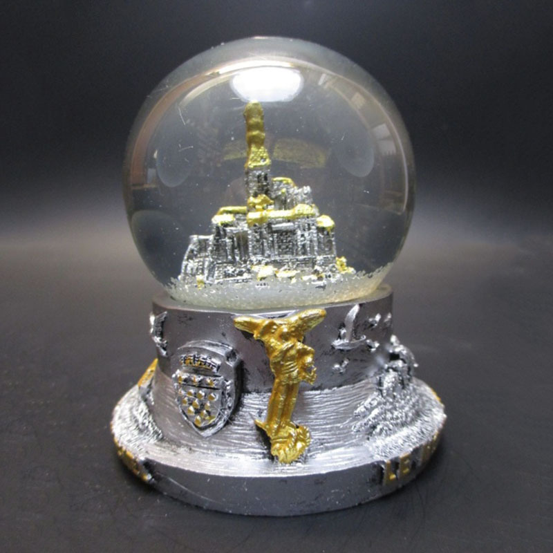 Wholesale custom tourist gift resin snow globe Mont Saint Michel Castle Snowball