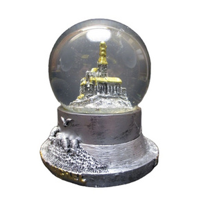 Wholesale custom tourist gift resin snow globe Mont Saint Michel Castle Snowball