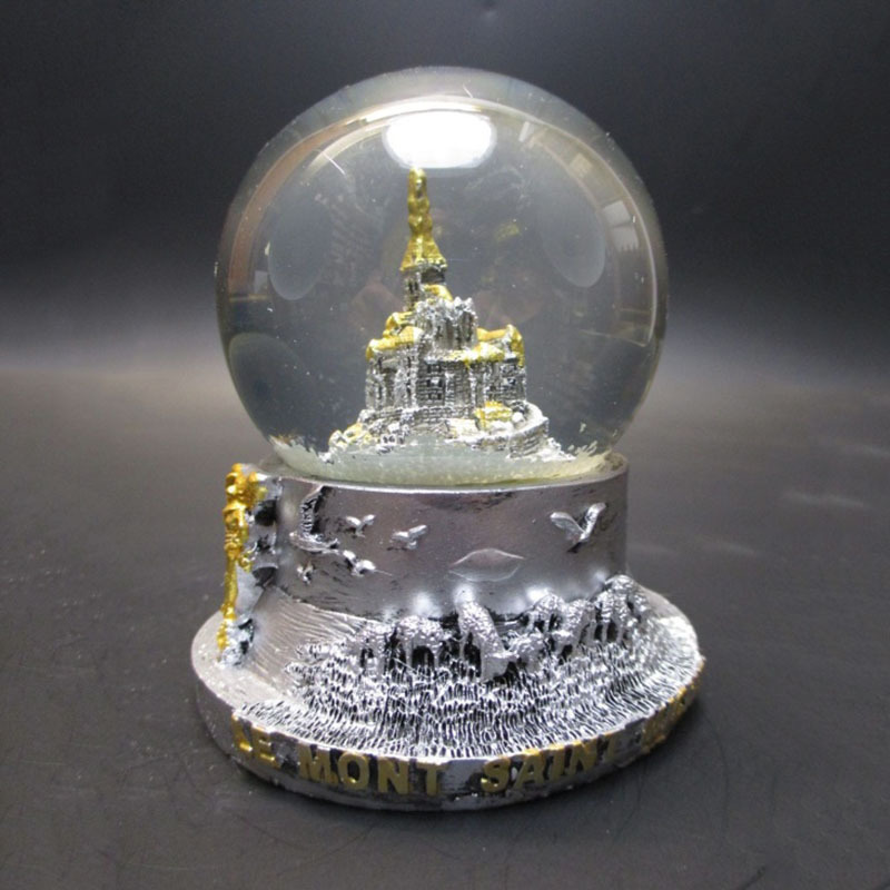 Wholesale custom tourist gift resin snow globe Mont Saint Michel Castle Snowball