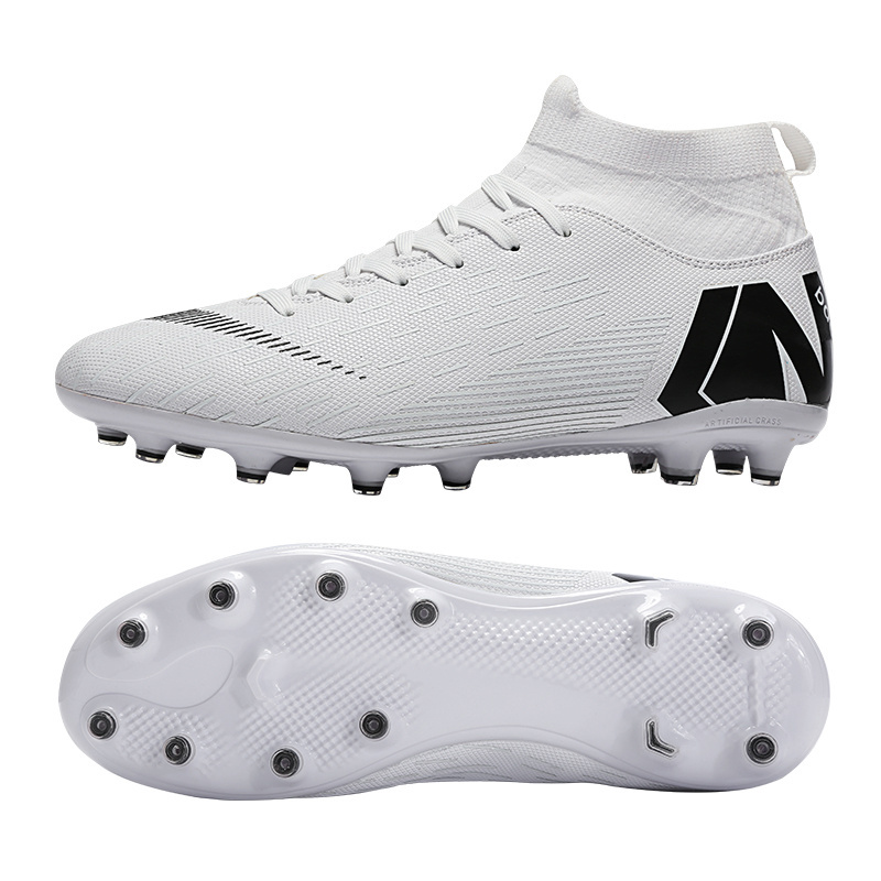 Cheap Price Football Accessories Boots Europe Private Label Artificial Grass Sports All White Spikes Fustal Soccer Shoes Stars