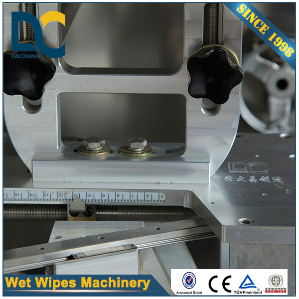 Full auto Baby wet wipes packing machine lady wipes diaper packing machine