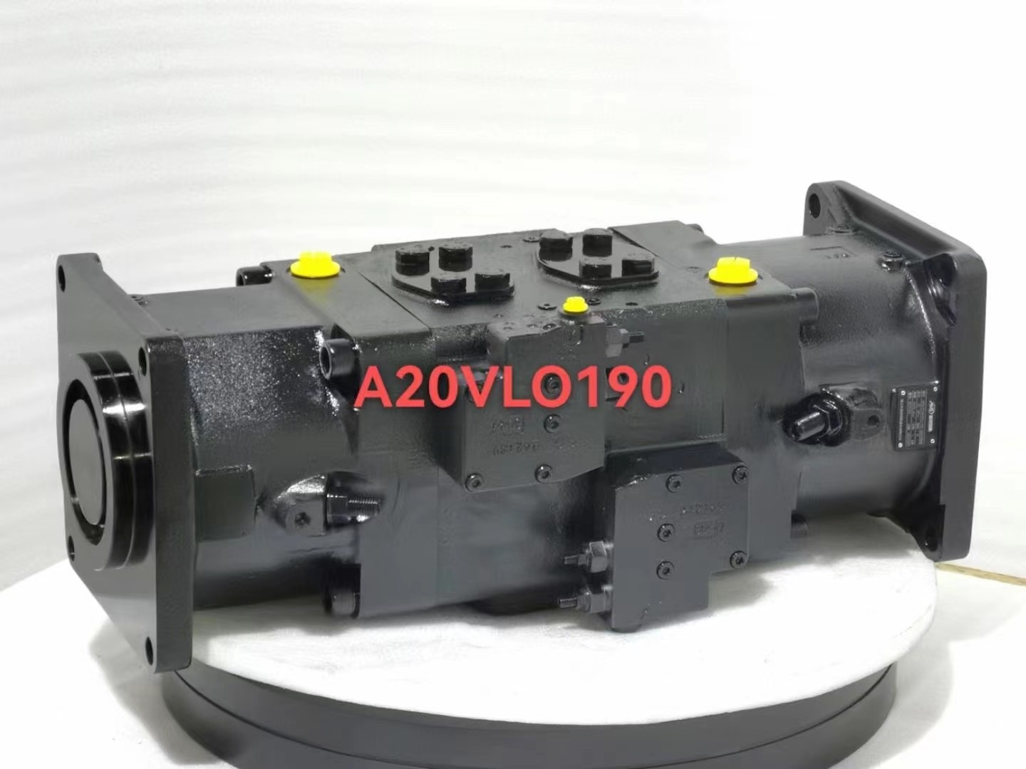 Careful material optimization design process a variety of models  poclain hydraulic motor with brake