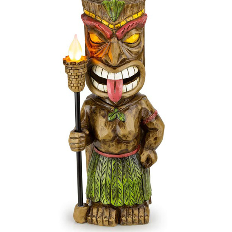 Wholesale Tiki Figurines Resin Tiki Statue Holding Solar Torch For Garden Lawn Patio Decoration