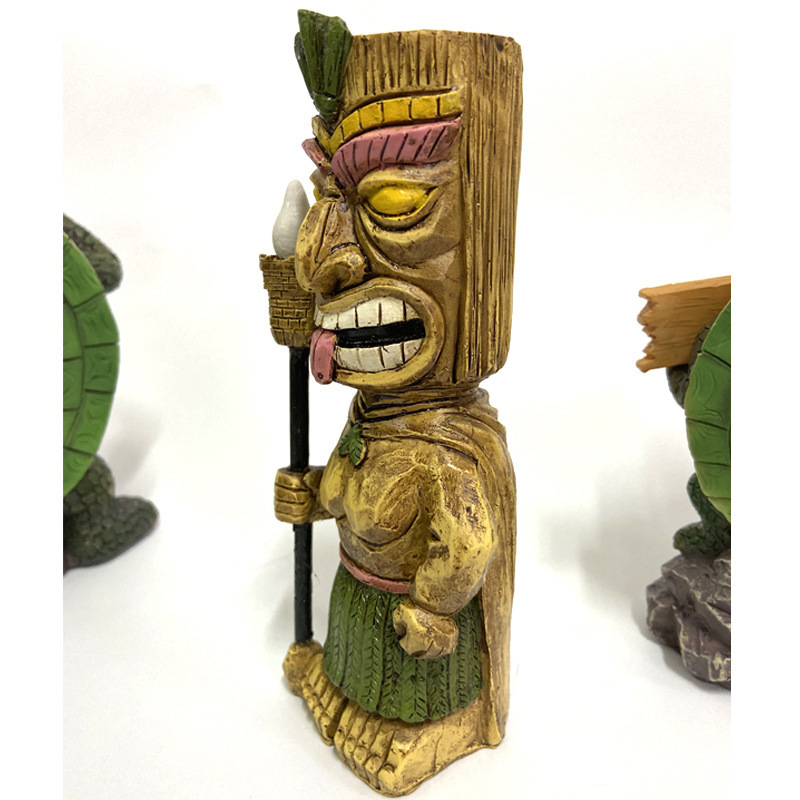 Wholesale Tiki Figurines Resin Tiki Statue Holding Solar Torch For Garden Lawn Patio Decoration