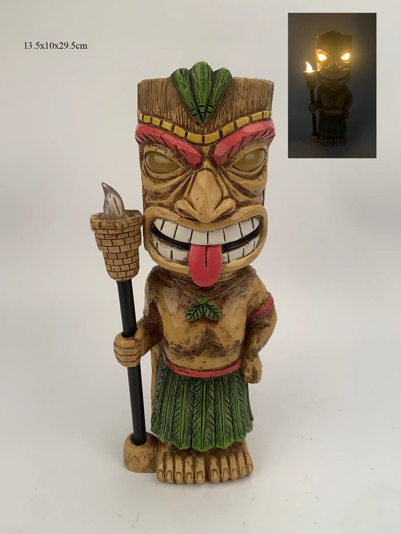 Wholesale Tiki Figurines Resin Tiki Statue Holding Solar Torch For Garden Lawn Patio Decoration