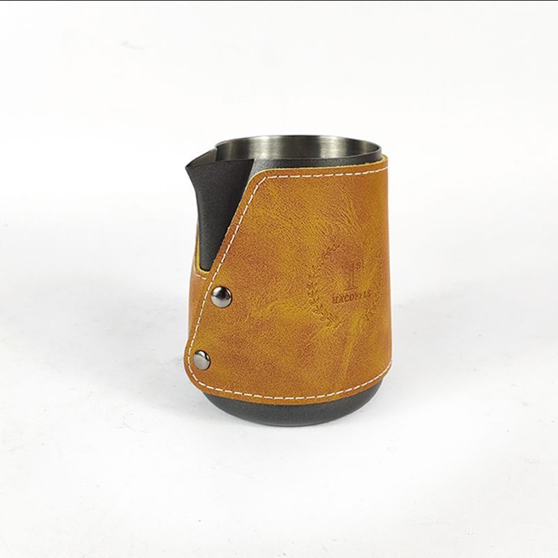 Customize new arrival  stainless steel thickened milk pitcher  milk cup without handle with leather holder