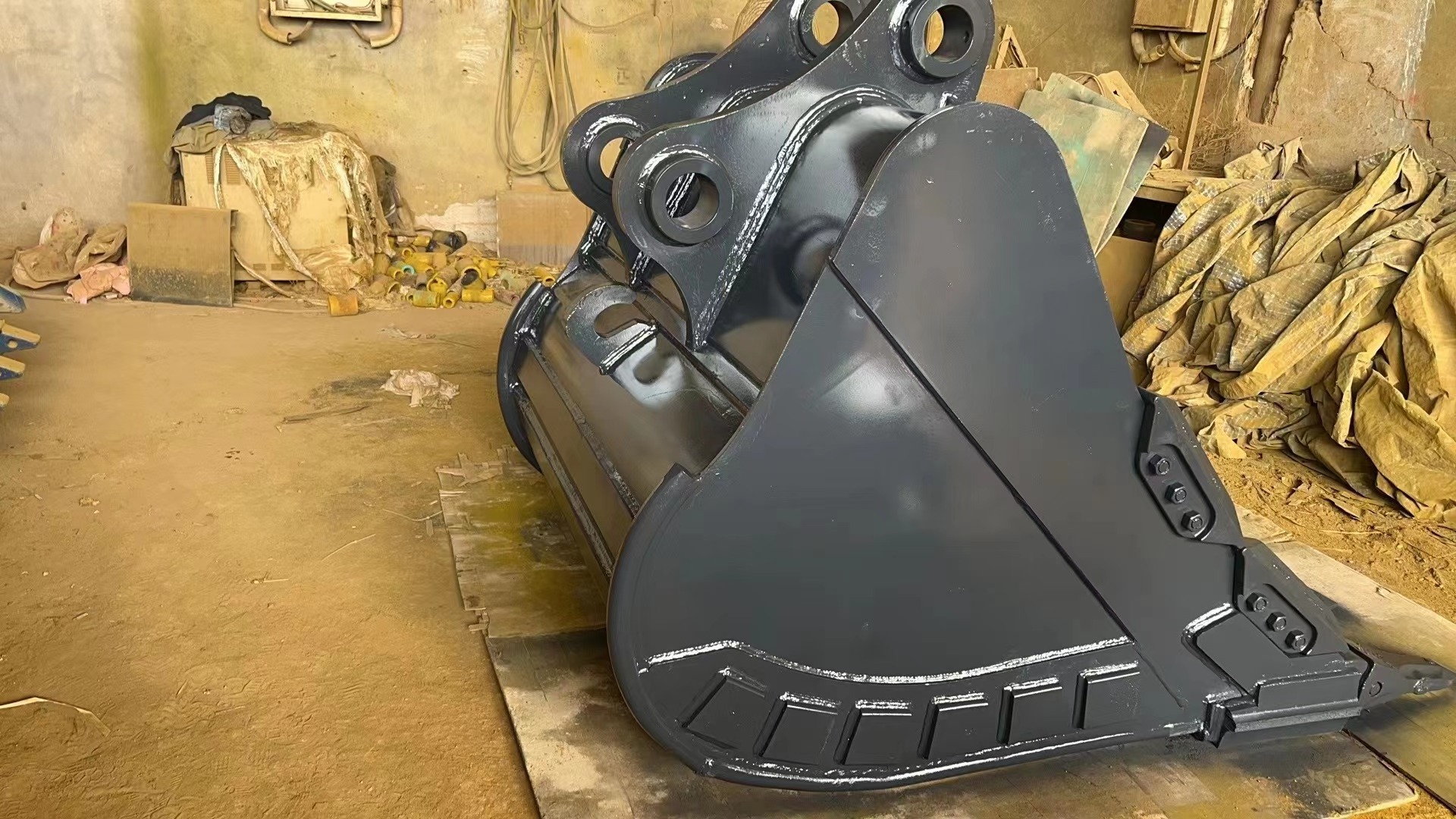 PC200 Excavator Bucket Excavator Skeleton Bucket/Rock Bucket for PC210, PC230, PC240, PC260, PC270, PC280