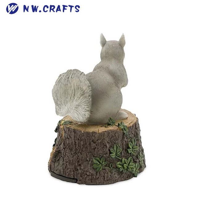 Garden decor Polyresin Outdoor Animals Key Hider Squirrel Statue