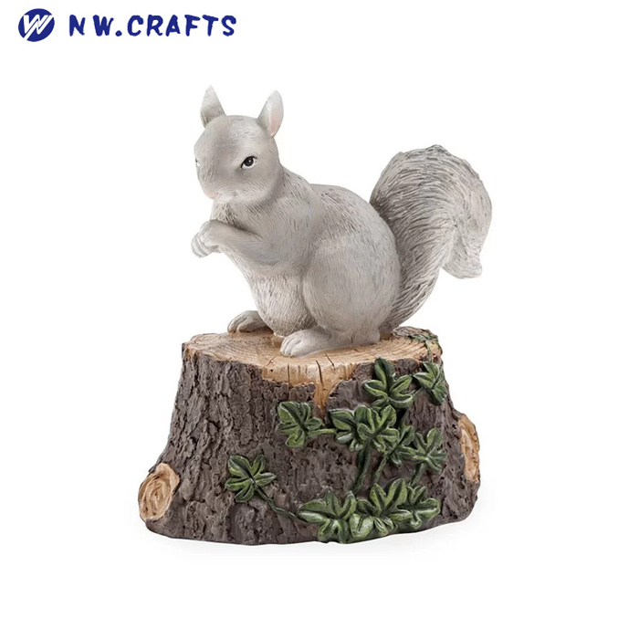 Garden decor Polyresin Outdoor Animals Key Hider Squirrel Statue