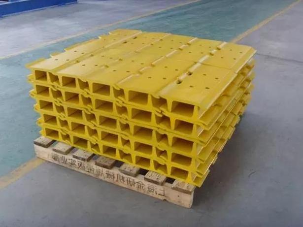 Manufacture D4h D5c D5m D5n Perfect Quality Bulldozer Track Pads D4h D5c D5m D5n Oem Dozer Undercarriage Track Shoe