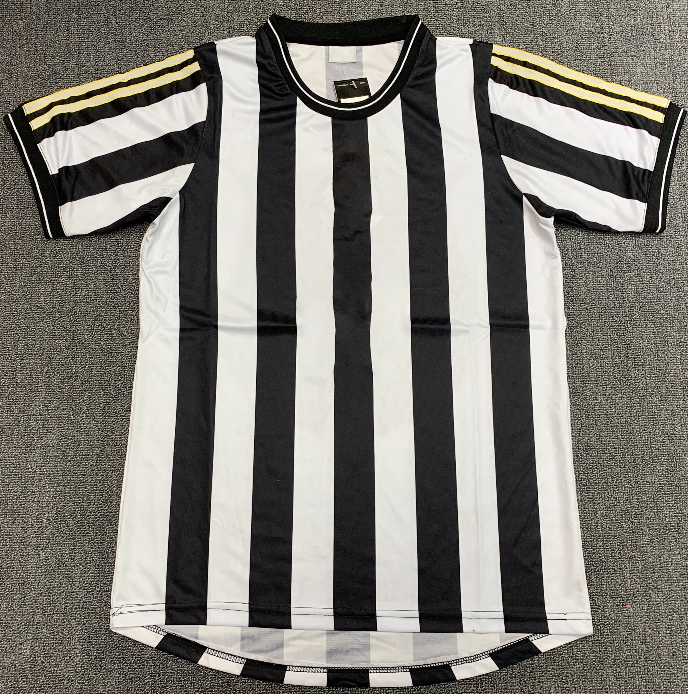 Custom vintage Classic Retro Jersey Soccer Wear Men Sportswear High Quality Retro Soccer Jersey Football T-Shirt