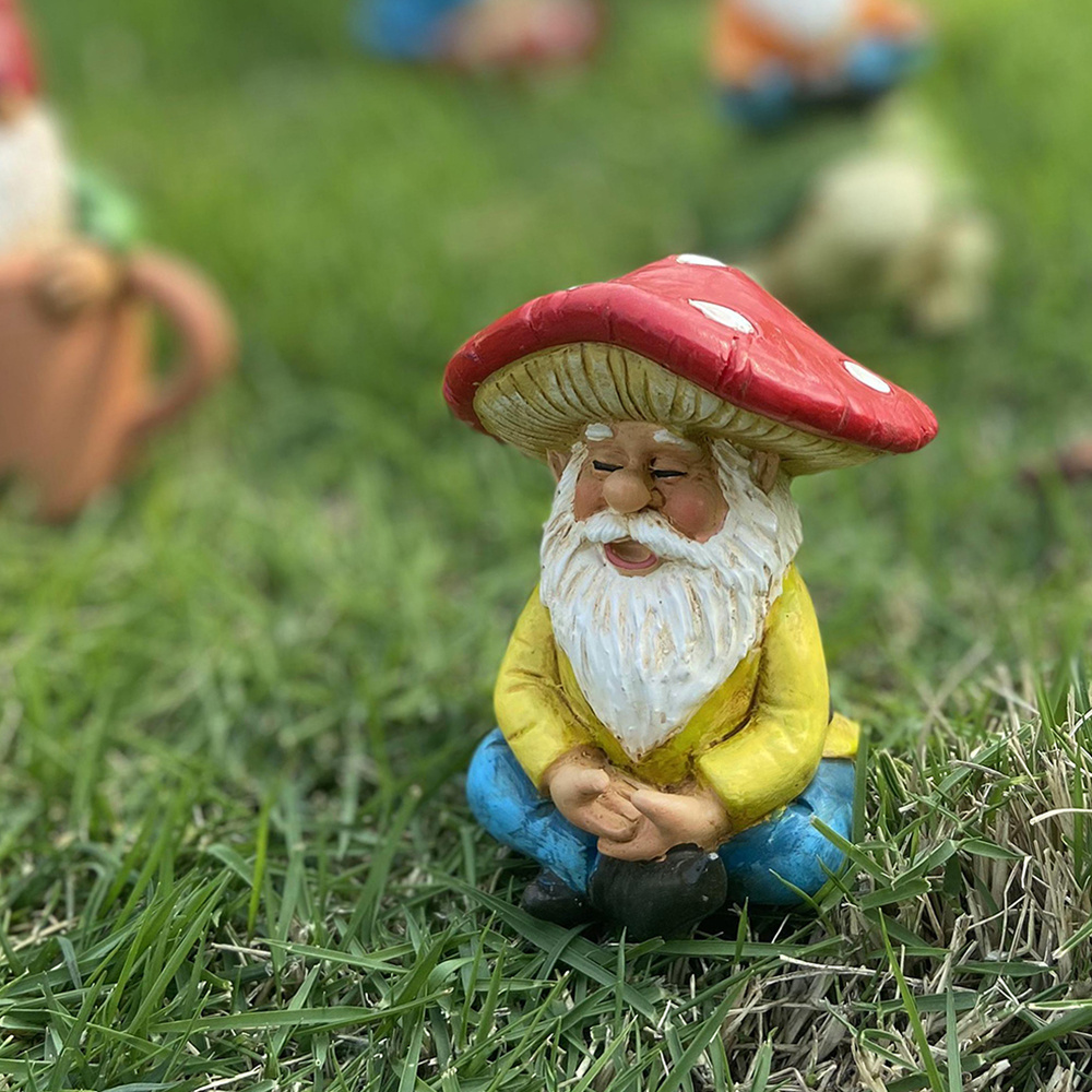 new design cute resin craft dwarf ornaments poly resin gnomes with mushroom garden yard decor indoor and outdoor decoration