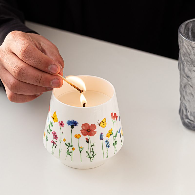 Customized High Quality Smokeless Soy Wax Creative Ceramic Cup Scented Candle for Home