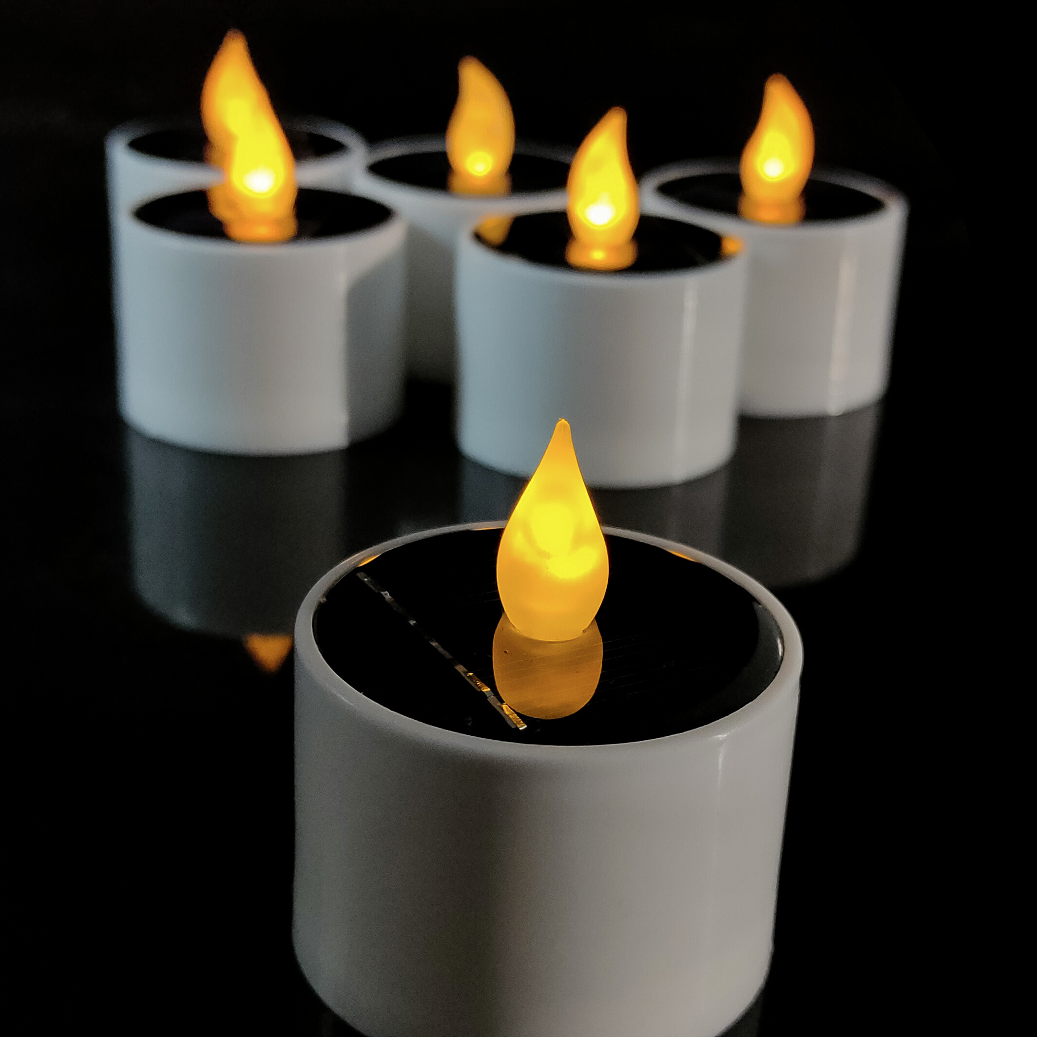 Drop Shipping Lighting Decoration With Yellow Light Flameless Candles With Solar Panel Energy-Saving Party Decorations Birthday