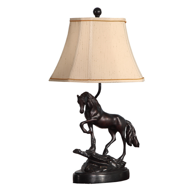 Latest Design Wholesale Simple  Horse Shape Antique Neoclassical  Copper Home Decoration Table Lamp Creative Resin Bedroom Light