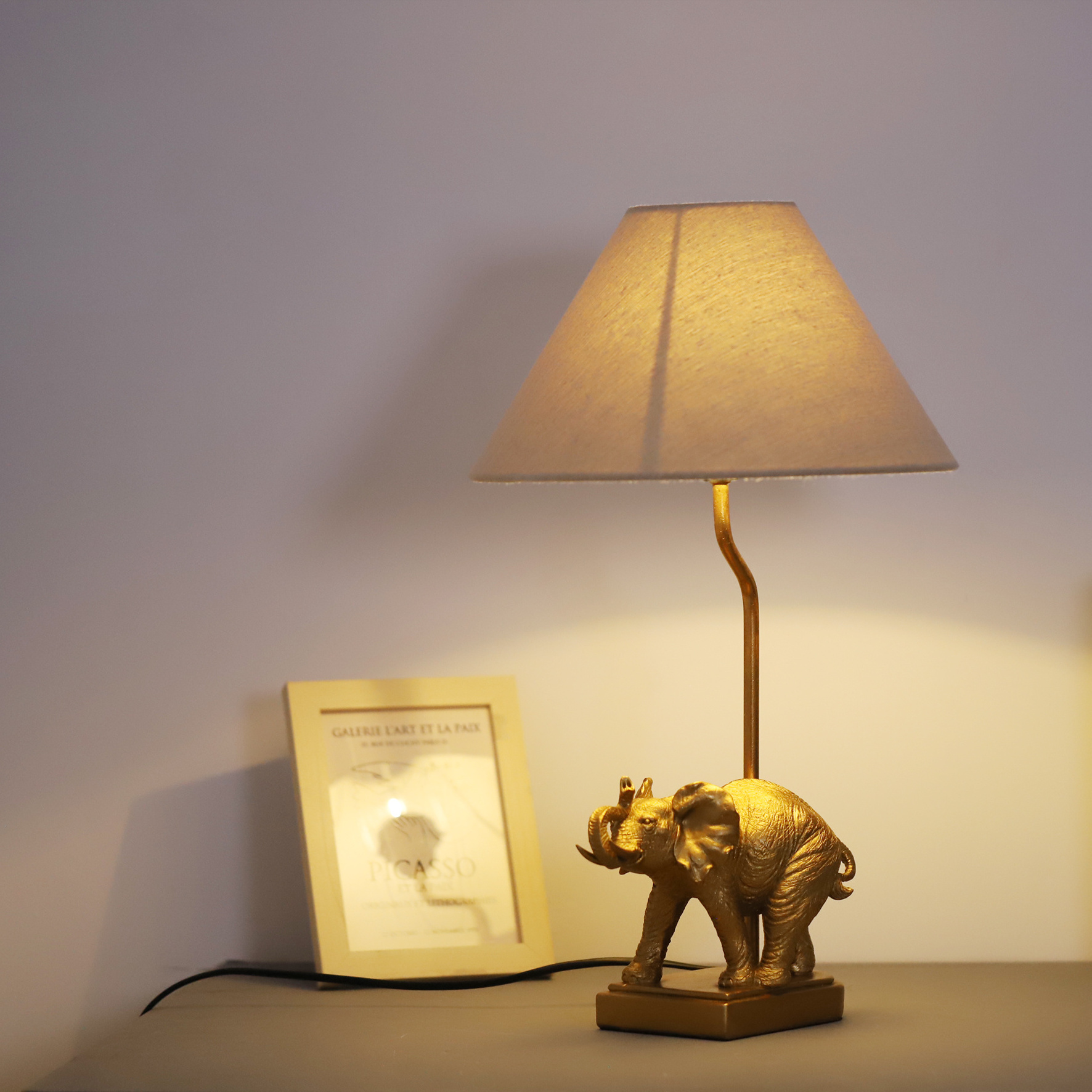 fabulous home decor animal resin table lamp beautiful lights for Elephant lovers safari creative idea LED bedroom lamps hotel