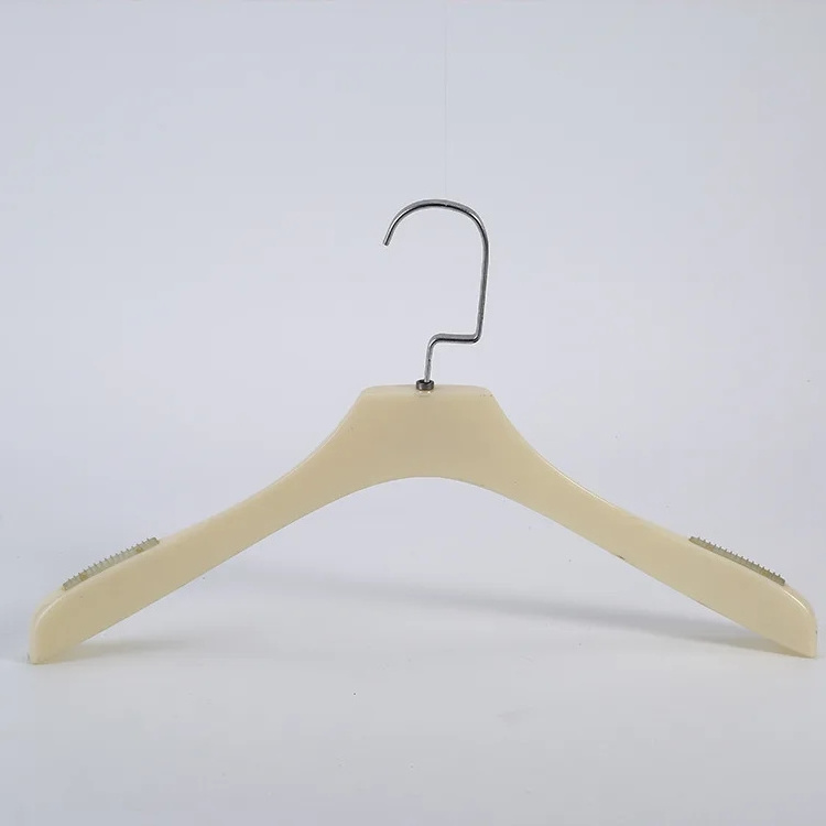 Wholesale Customized LOGO PP Suit Hanger Coat Hanger Plastic Hangers for Clothing Store