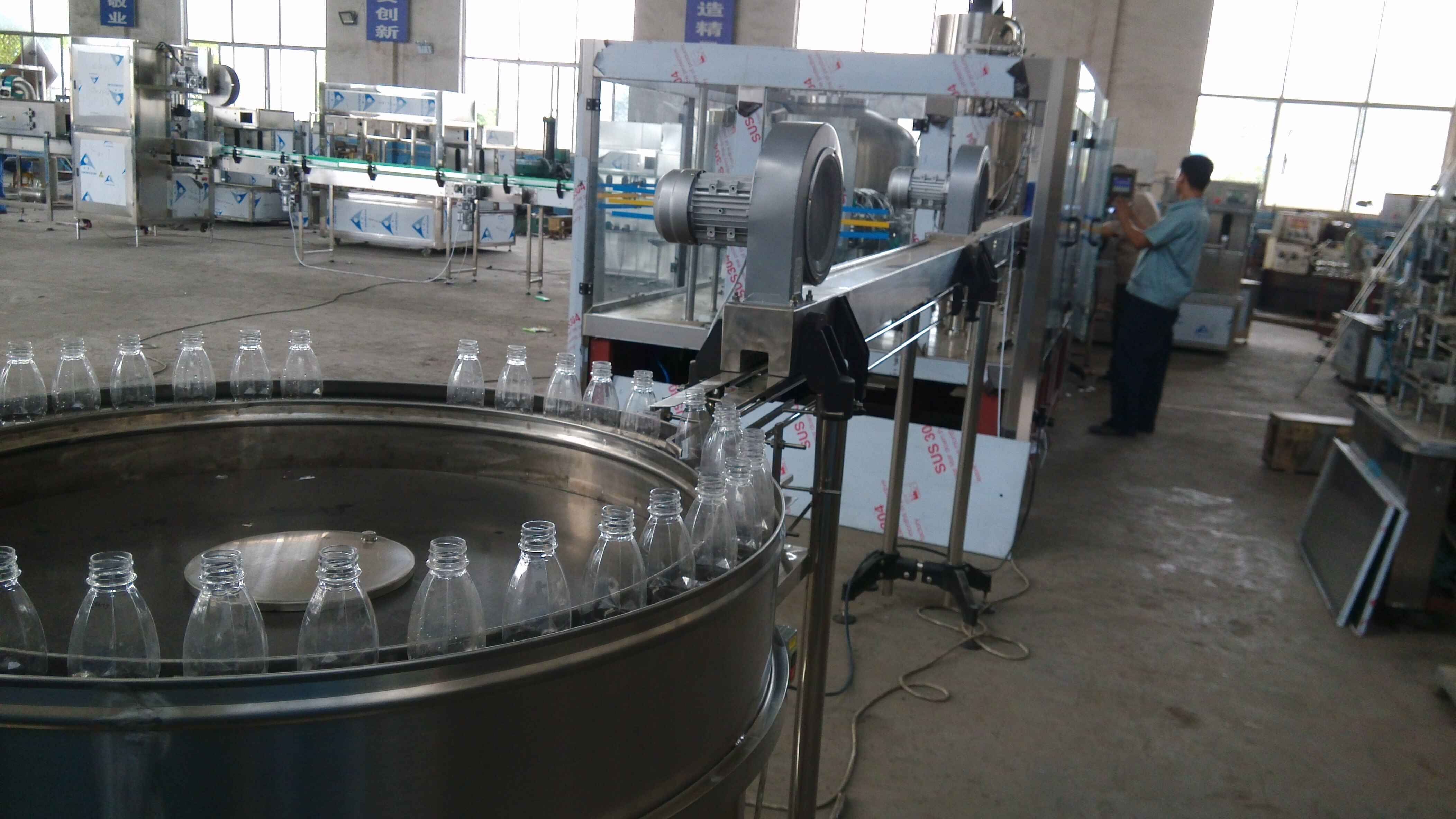 Factory Machinery 500ML  Automatic 3 in 1 Water Filling Machine Pure Drinking Water Bottling Filling Machine Production Line