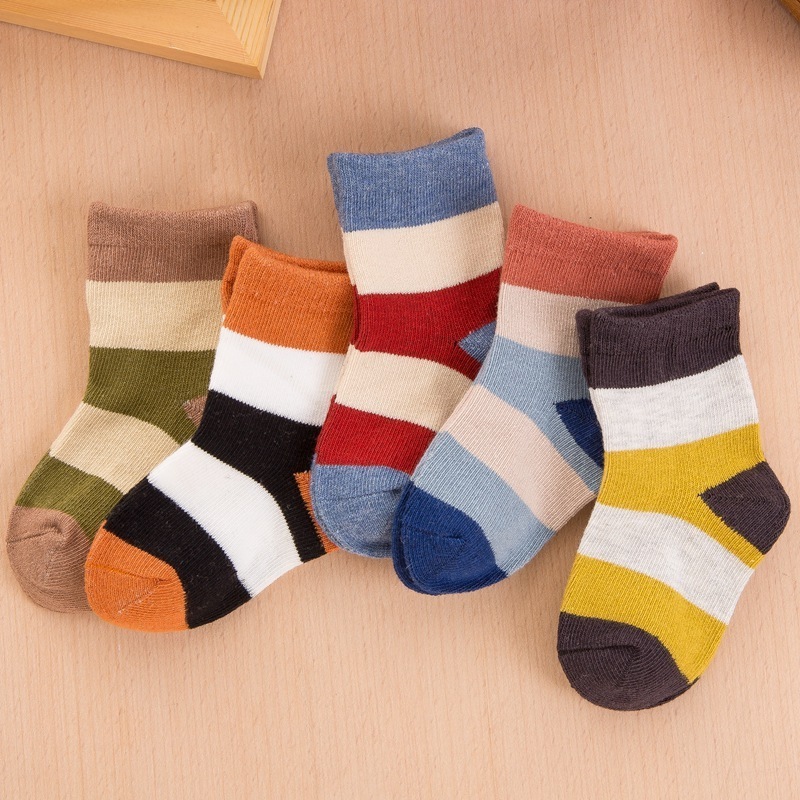 Factory wholesale autumn and winter cotton socks for boys and girls floor children's socks