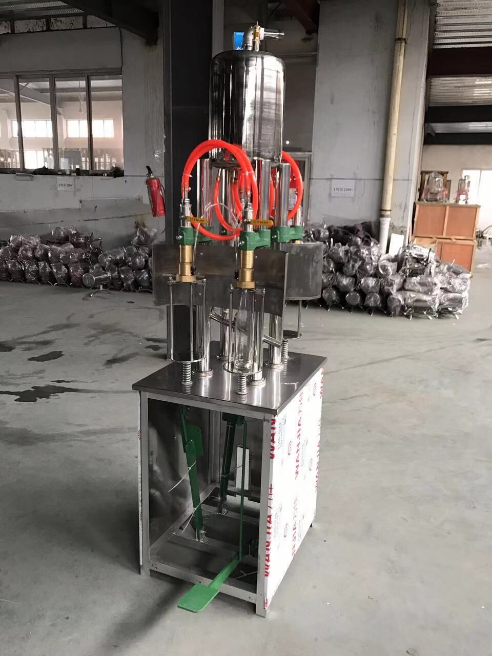 Factory price  CP-4 small semi-automatic carbonated beverages drinking water isobaric bottle filling machine