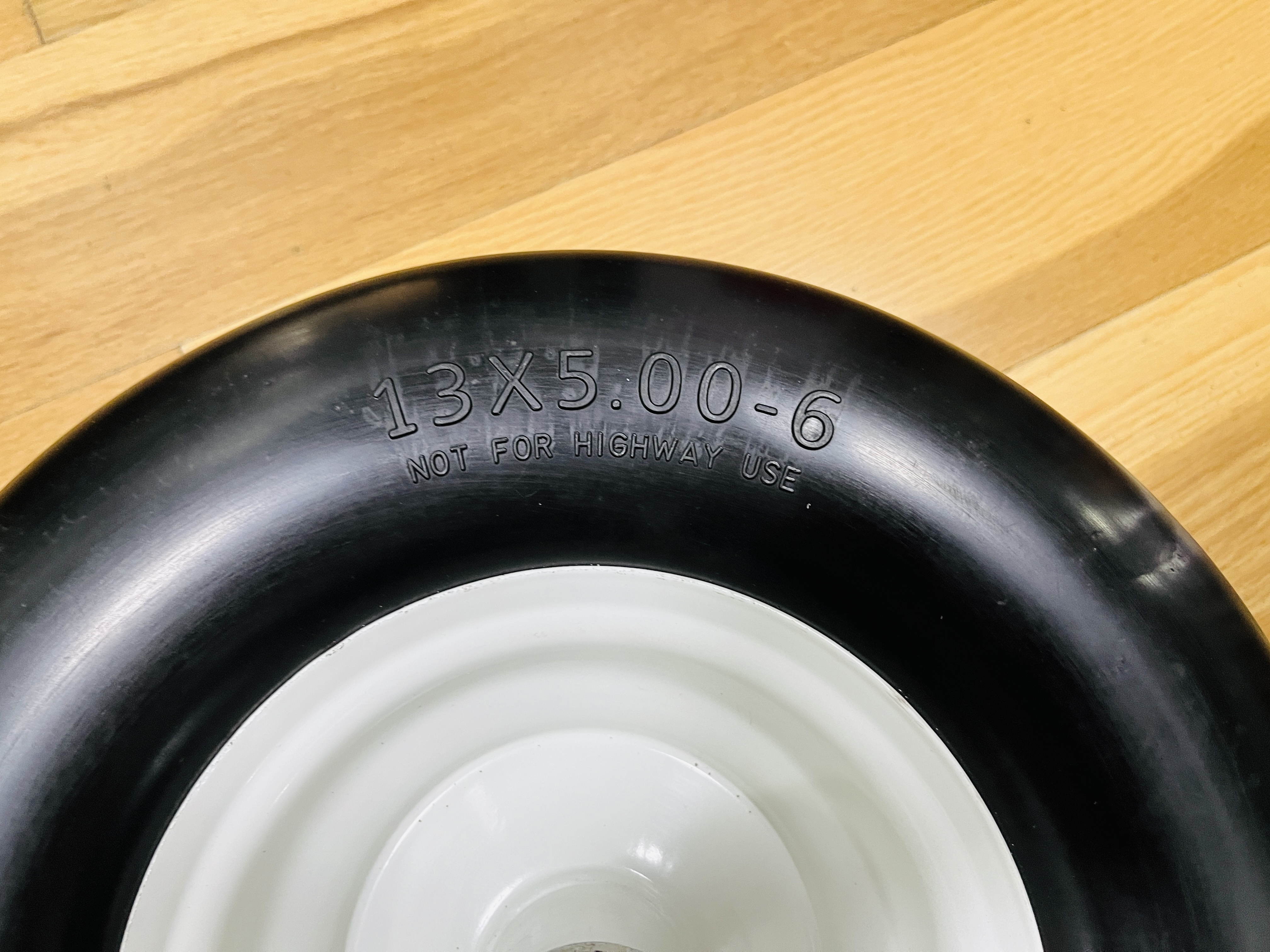 Rubber Tyre 13x5-6inch Solid Polyurethane 13 Inch lawn mower flat free heel hot sale lawn car front smooth tread pattern tire