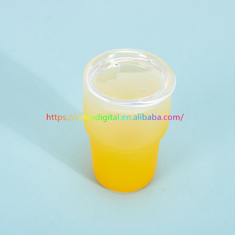 Hot Sales 2oz 2 oz Miniature Shot Glass Clear Frosted Ombre Gradient Blank Sublimation Mini Glass Tumbler Cup with Straw and Lid