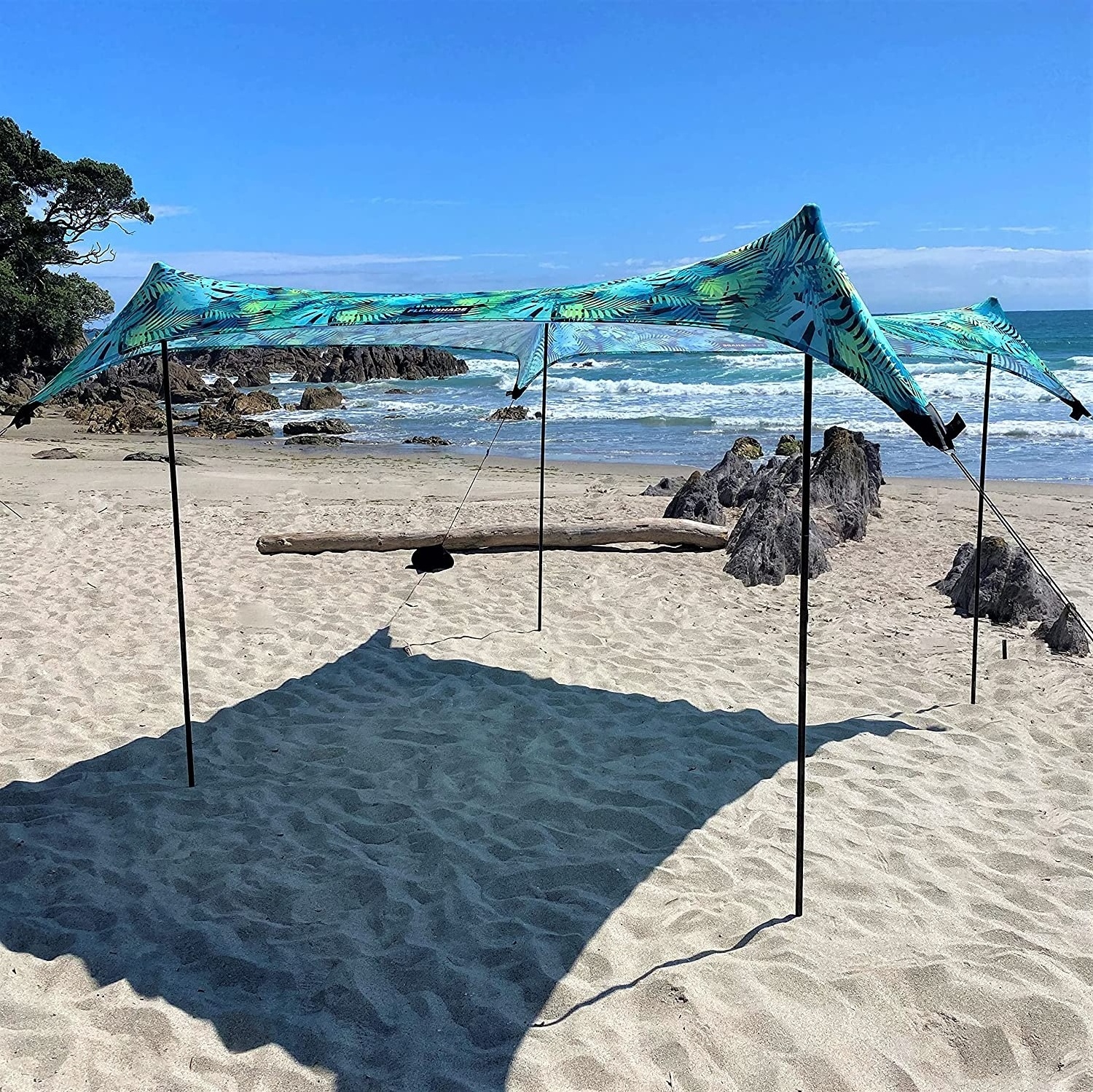 Easy set up 4-8 peoples  Pop Up Beach Sun Shade / sun shetler/ camping tent  with sand achor and pegs