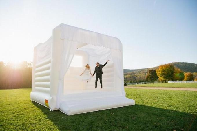 Giant inflatable Party wedding bouncer tent outdoor wedding marquee party bounce house white inflatable bouncy castle for sale