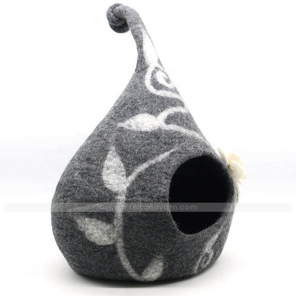 FY-CC-012 Knotted Tail Cat Cave Warm and Cozy Pet Bed Eco-friendly New Artisan from Nepal Zealand Wool Felted by Skilled Women