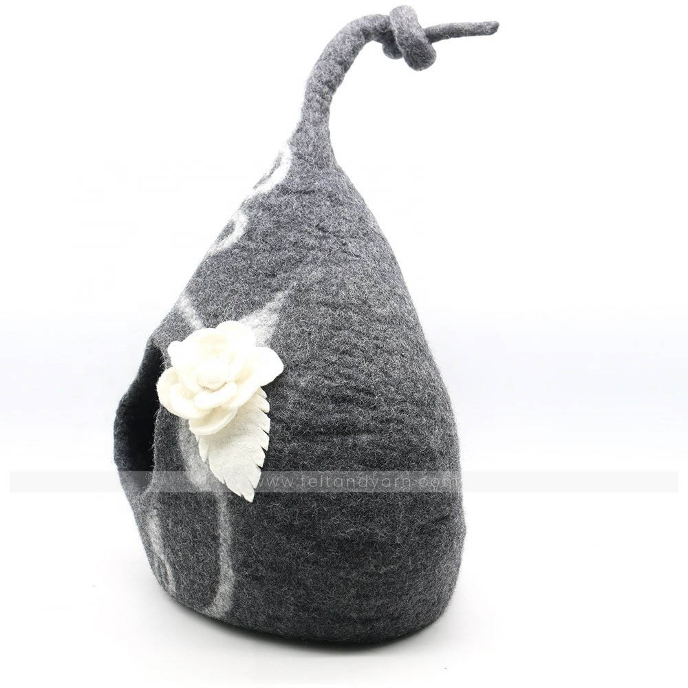 FY-CC-012 Knotted Tail Cat Cave Warm and Cozy Pet Bed Eco-friendly New Artisan from Nepal Zealand Wool Felted by Skilled Women