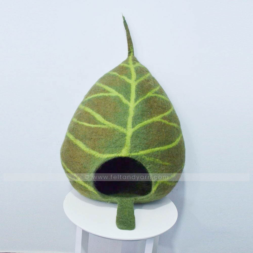 FY-CC-010 Betel Leaf Felt Catcave Warm and Cozy Pet Bed Eco-friendly New Artisan from Nepal Zealand Wool Felted by Skilled Women