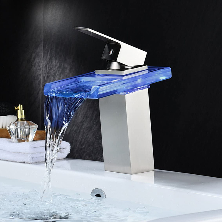 Light Changing Outdoor Water Glow Power LED Washbasin Faucet