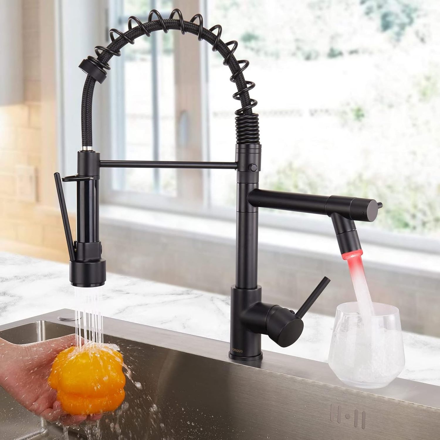 High Quality Modern Pull-down Pull Out Sink Black LED Kitchen Faucets with Sprayer Led Light