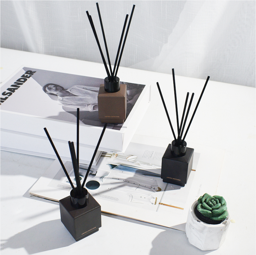 NEWIND LOGO Custom Reed Diffuser Upmarket Christmas Gift Set Box High Fragrance Reed Diffuser