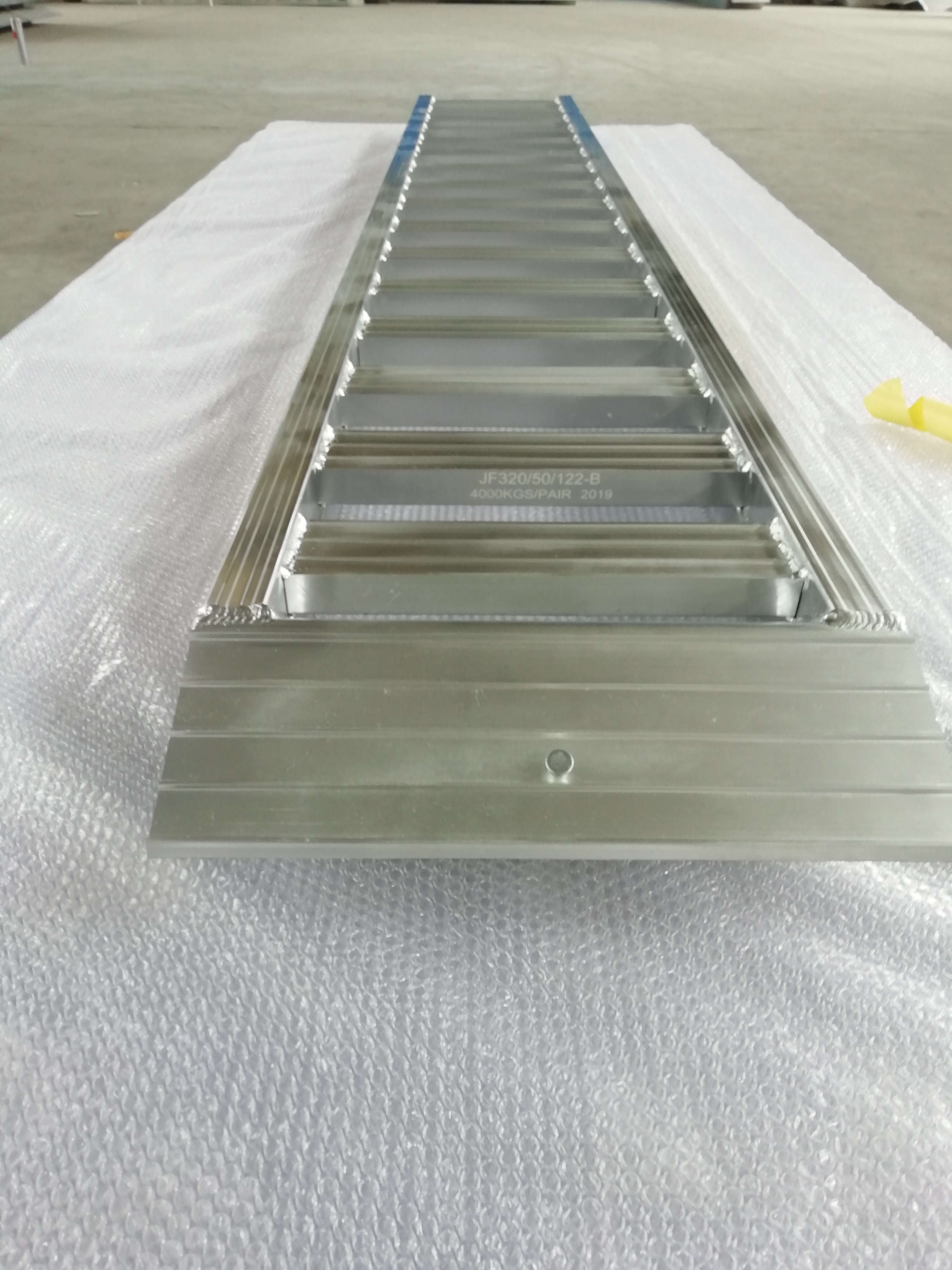 mini metal wheeled roller aluminum ramps support 1ton to 3ton